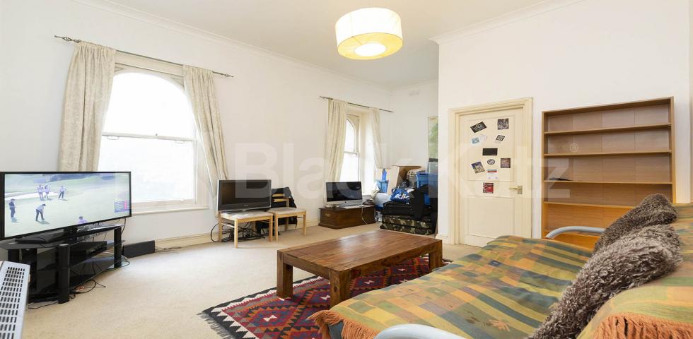 			1 Bedroom, 1 bath, 1 reception Apartment			 High Street, Horsney